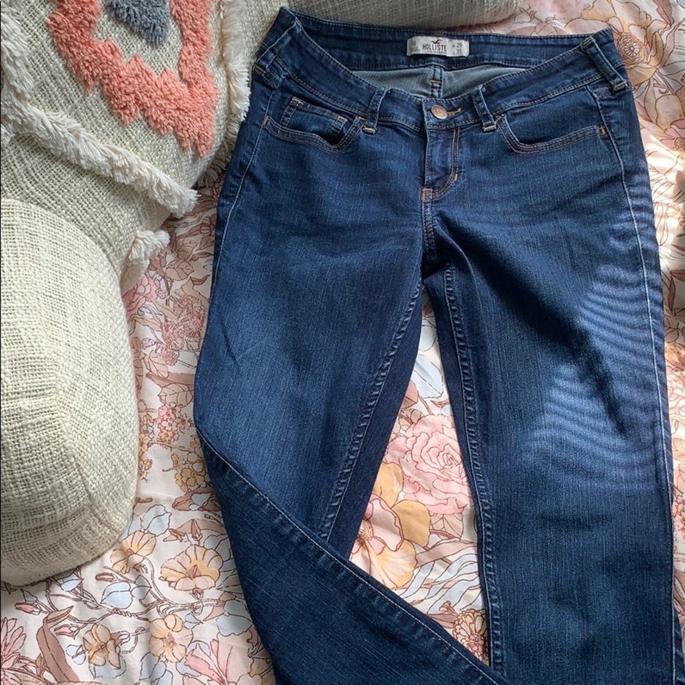 Hollister Dark Wash Jeans!